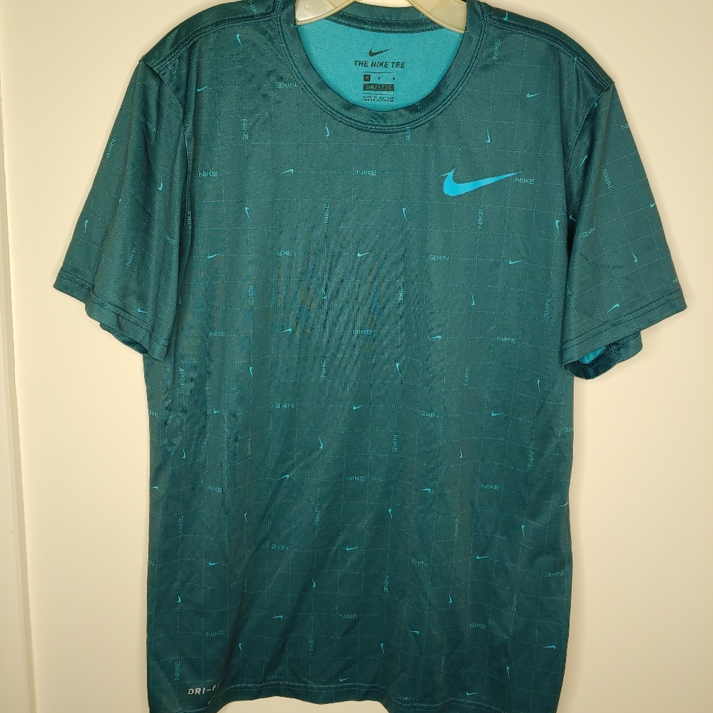 Nike dri-fit shirt in size medium